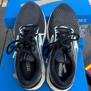 Brooks Black and White Athletic Shoes for women!